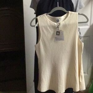 Anne Klein women small blouse. Anne white